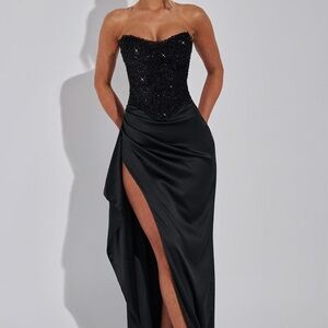 Emrielle Maxi Dress-Black
